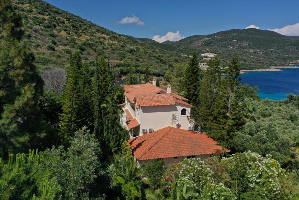 Vkastri Aparthotel Vasiliki  Exterior photo